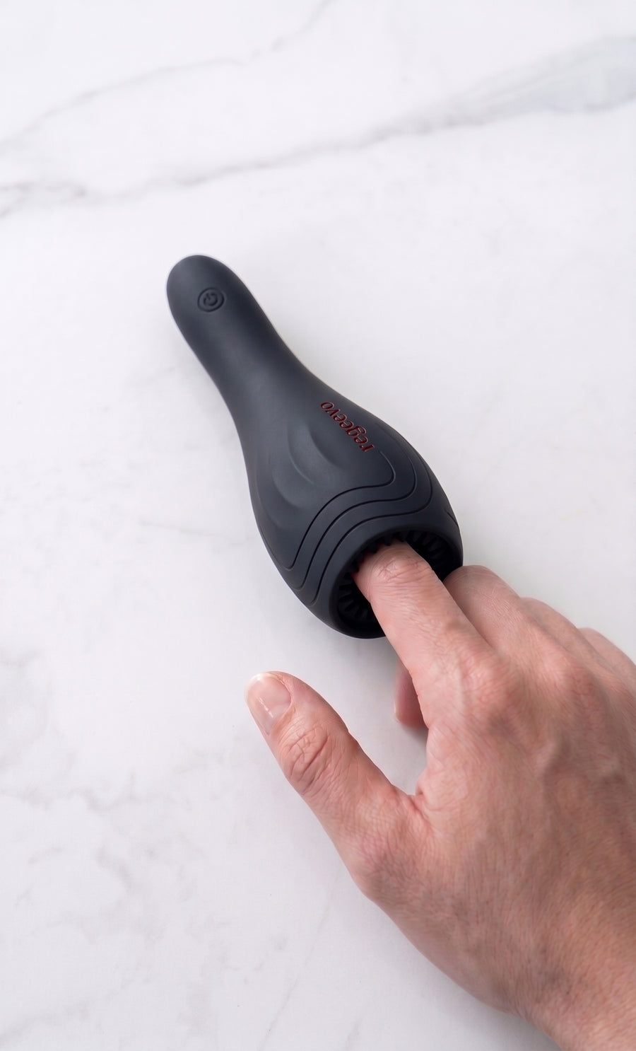 Regeevo device in hand